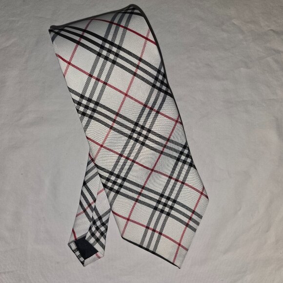 BURBERRY LONDON 100% Silk Tie Neckwear White Black Red Nova Check 58" x 4" - Picture 1 of 6